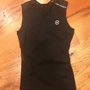 Virus X Form Compression Tank.